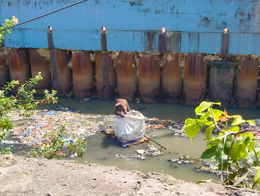 "Mumbai Dharavi Slum Tour" - Market mornings, schools, and the daily rhythm you notice