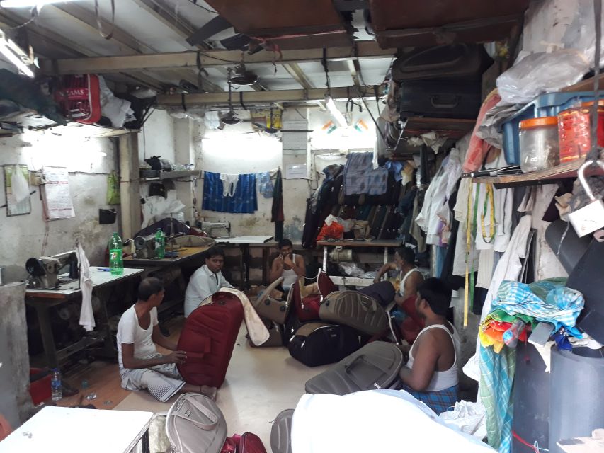 Mumbai: Dharavi Slum Walking Tour with Local Slum Dweller - Faith and community on the same streets
