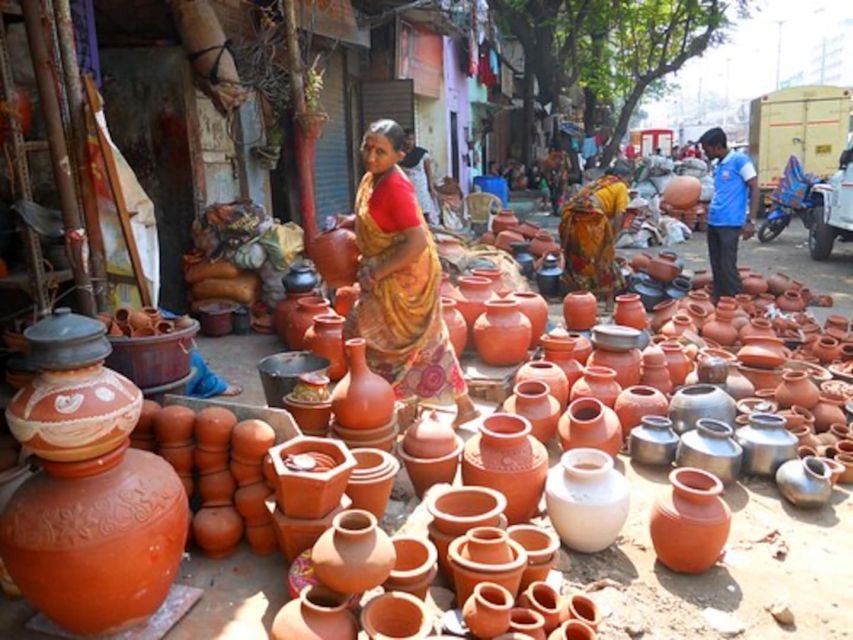 Mumbai: Dharavi Slum Walking Tour with Local Slum Dweller - Vegetarian lunch with a local family (optional)