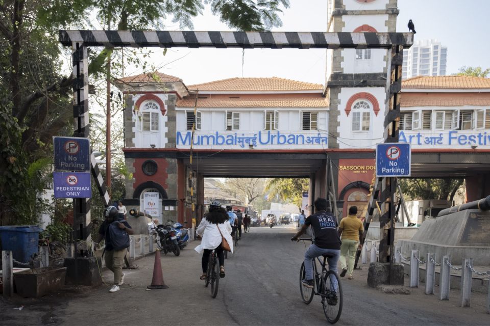 Mumbai: Early Morning Bicycle Tour - Sassoon Docks: working waterfront views, no pretend