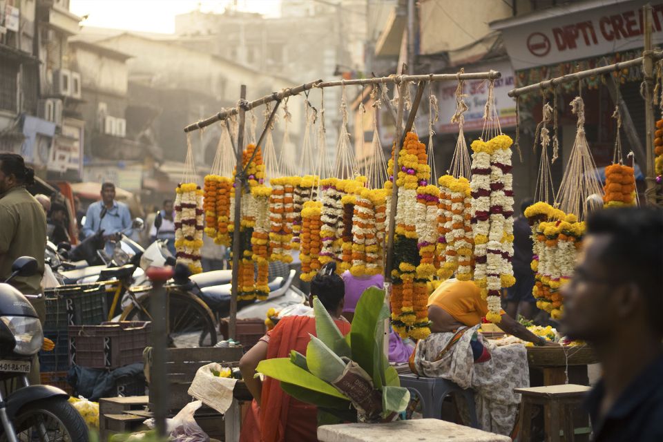 Mumbai: Early Morning Bicycle Tour - Why South Mumbai feels different at dawn on a bicycle