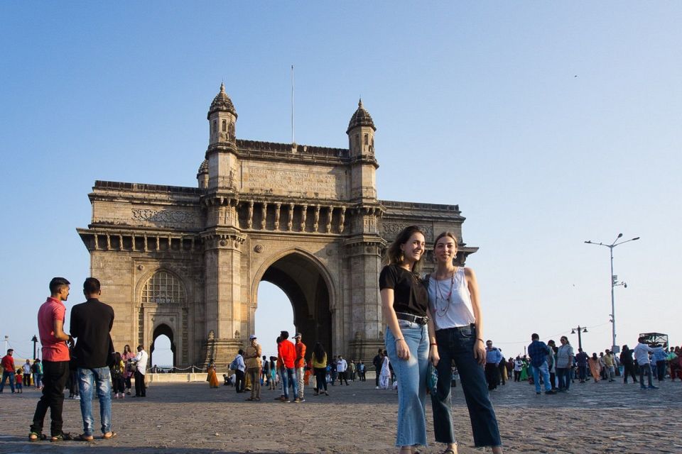 Mumbai: Private Bollywood Tour with Mumbai Sightseeing - Private pickup and an air-conditioned route that actually helps