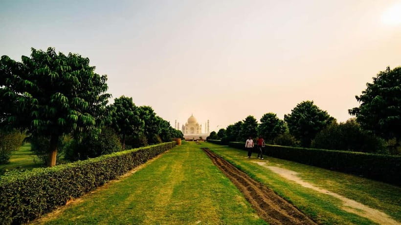 Mumbai to Agra Taj Mahal Tour: Same-Day or Multi-Day - Entering the Taj Mahal at sunrise with an English guide
