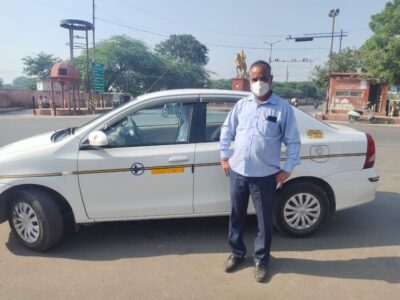 Old and New Delhi: 8-Hour Private City Tour - Old Delhi on a schedule: Red Fort, Jama Masjid, Chandni Chowk, and Khari Baoli
