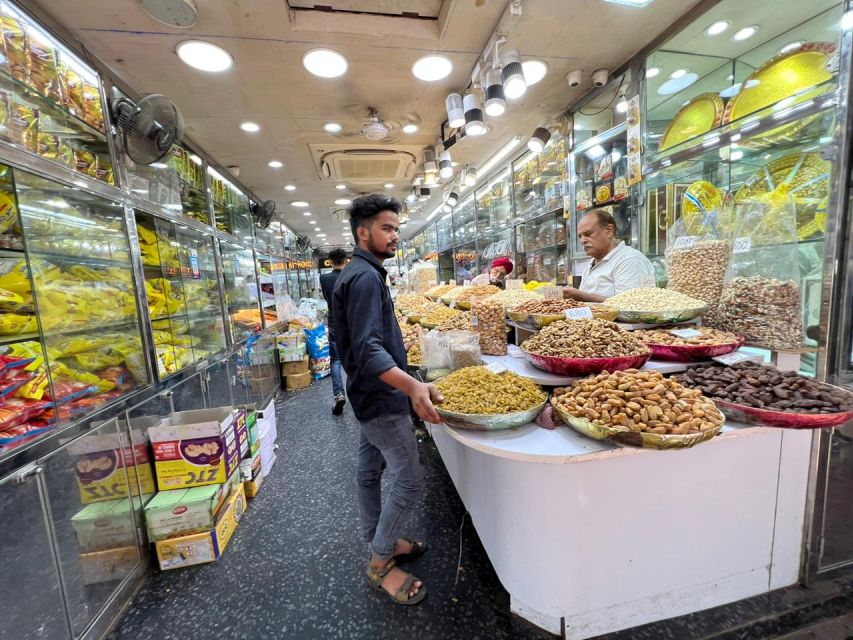 Old Delhi: Private Tour of Chandni Chowk, Tuk Tuk & Food - India Gate Finish: A Calm Brake After Old Delhi Noise