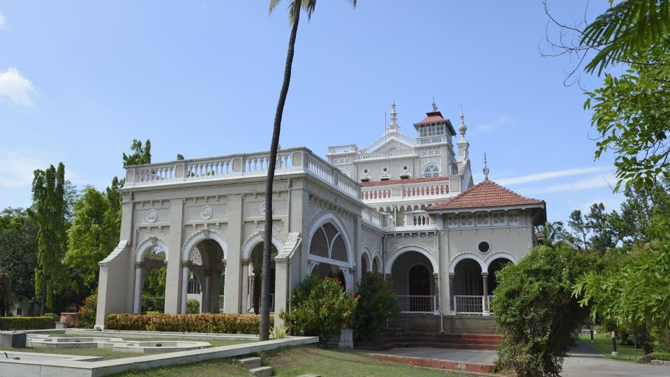 Pune: Private Guided Sightseeing Tour by Car with Snacks - Dagdusheth Halwai Ganpati Mandir and Ganapati Temples: Morning Devotion