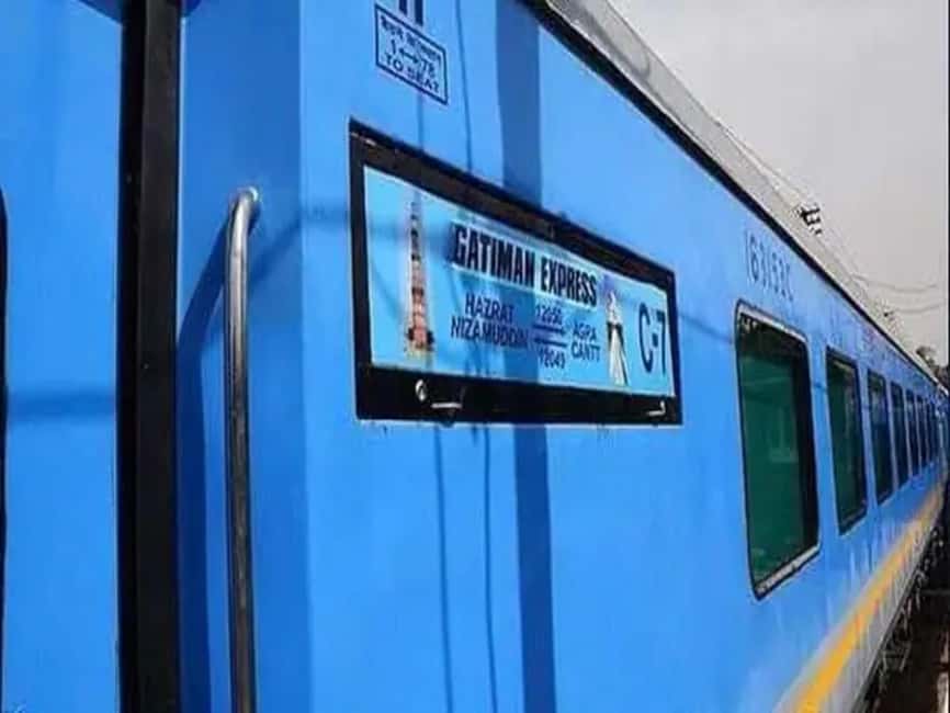 Same Day Taj Mahal Tour from Delhi by Gatimaan Express Train - Key highlights at a glance