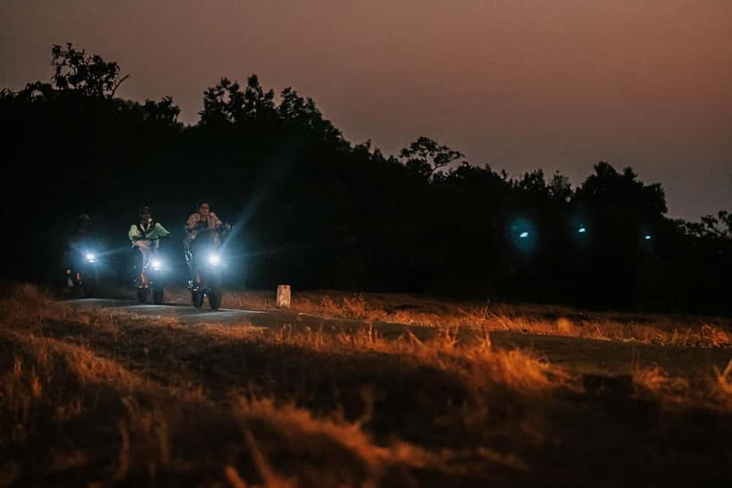 Short E-Cycle/Bike Tour: Serene Trails of Udaipur - From Lake to Countryside: How the Outskirts Change the Mood