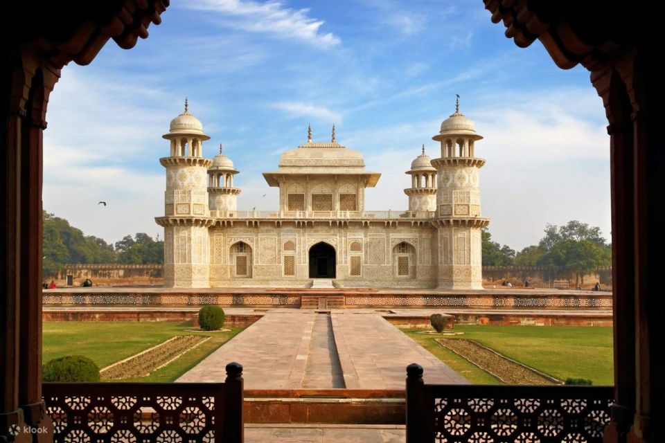 Taj Mahal, Agra Fort Day Tour with Transfers - The Taj Mahal experience can make or break your mood