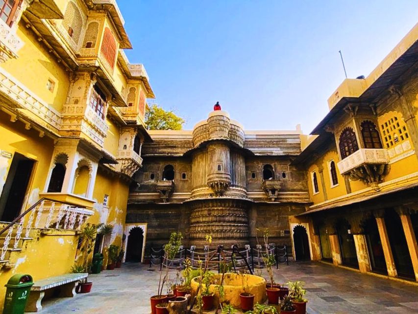Udaipur Cultural Walking Tour with Local Snacks - Starting at Ghanta Gar’s Clock Tower: Your Built-In Navigation Win