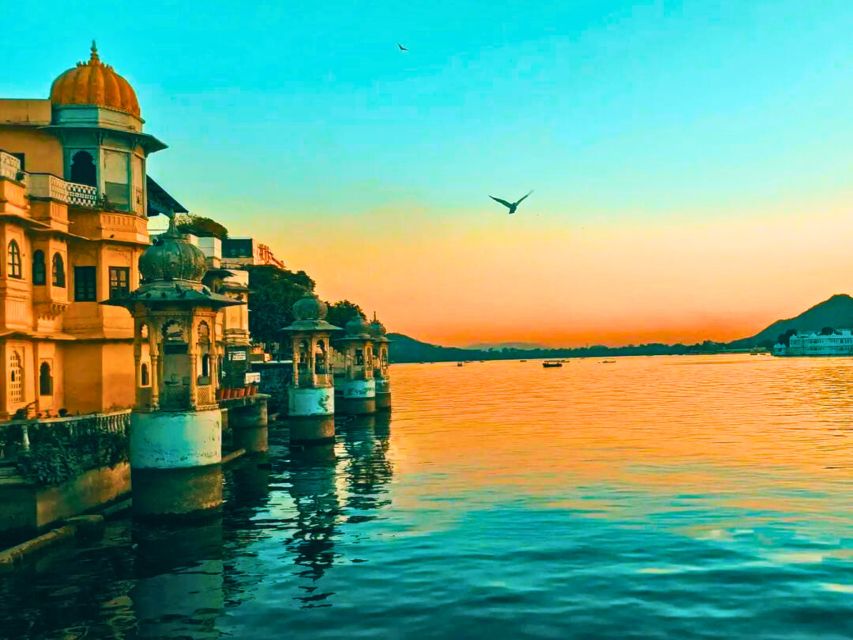 Udaipur Cultural Walking Tour with Local Snacks - Daiji Bridge and Gangaur Ghat Marg: Where the City’s Daily Rhythm Shows Up